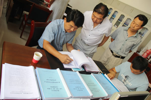 市交通運(yùn)輸局黨組書(shū)記、局長(zhǎng)馬潤(rùn)同志對(duì)隴運(yùn)集團(tuán)公司全面從嚴(yán)治黨及黨風(fēng)廉政建設(shè)進(jìn)行專題調(diào)研