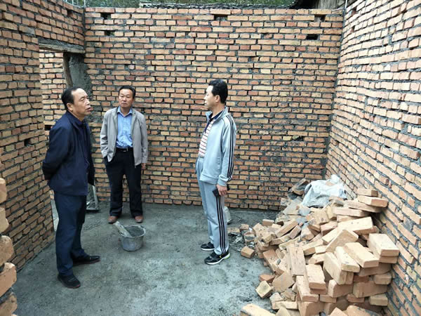 隴運集團公司黨委書記、董事長李寅祥同志深入琵琶鎮(zhèn)寧強村開展幫扶工作