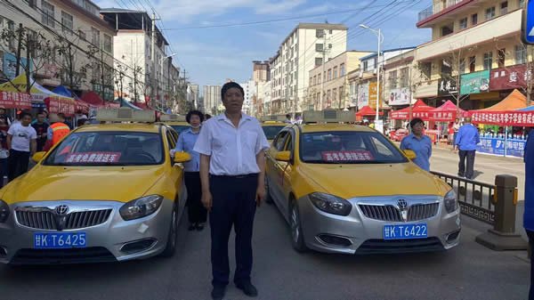 “愛(ài)心送考、奉獻(xiàn)社會(huì)”---隴運(yùn)集團(tuán)在行動(dòng)