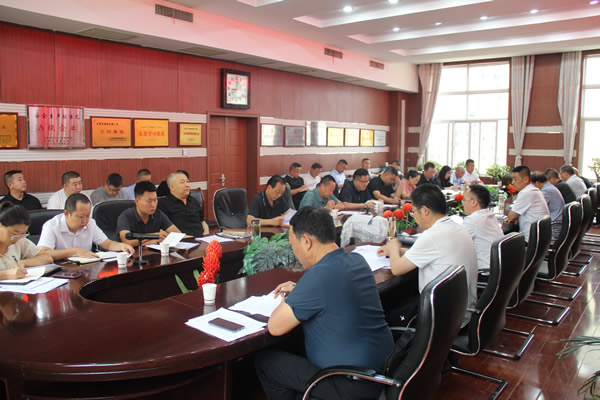 隴運集團(tuán)公司黨委召開理論學(xué)習(xí)中心組集中學(xué)習(xí)暨黨委（擴(kuò)大）會和2025年上半年